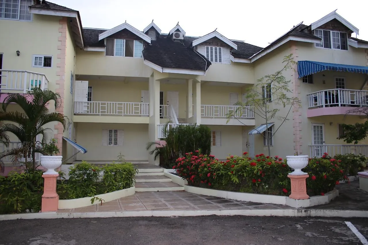 Country Manor Apartments Ocho Ríos